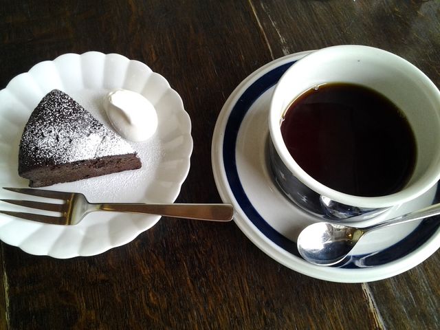 手作りケーキと丁寧に淹れた珈琲。_アスタリスク
