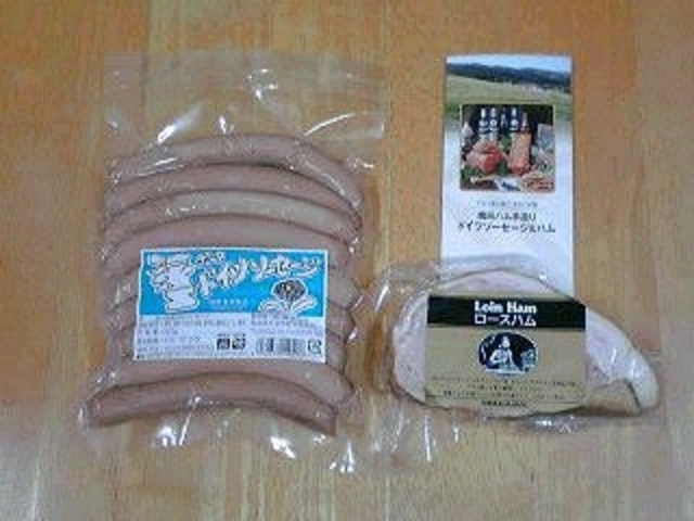 左:ポークソーセージ(9本)・右:ロースハム_嶋田ハム