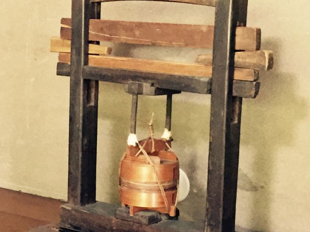 初めて見ましたが、昔はこれでお寿司を作っていたとのこと。_つるべすし 弥助