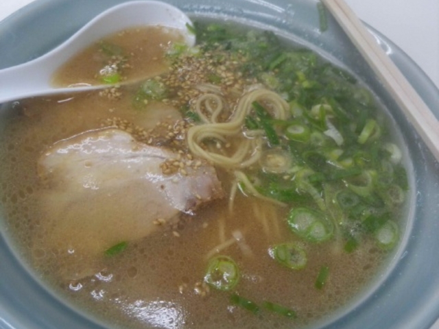 塩トンコツらーめん_味心