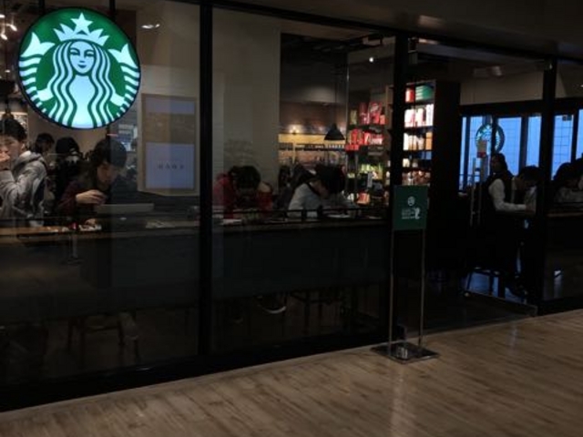 外観_スターバックス・コーヒー 西武新宿PePe店