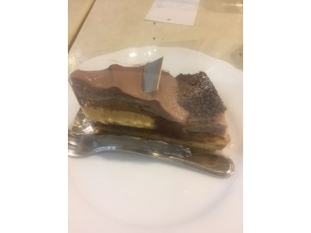 店内でケーキが食べられます。_アワヤ洋菓子店