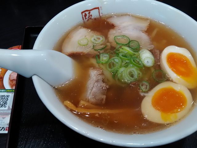 ノーマルのラーメンです_喜多方ラーメン 坂内 四日市店