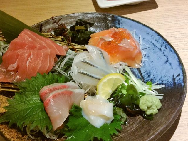 お刺身の盛り合わせ。_魚民 高松駅前店