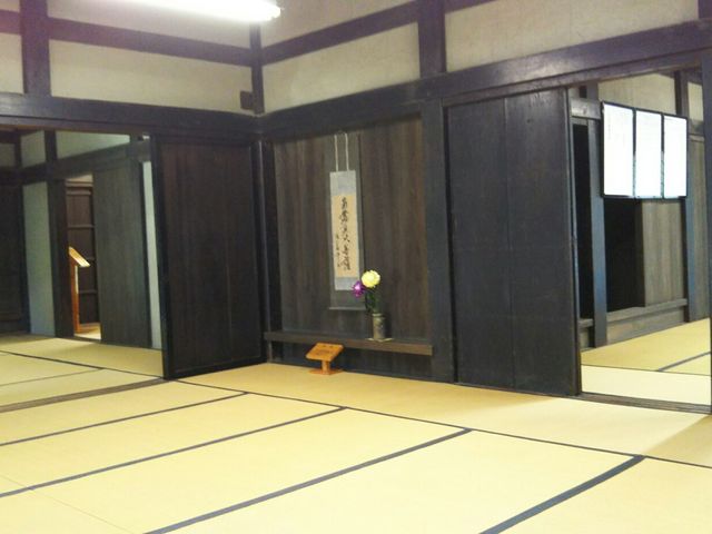 主屋の内部_重要文化財中村家住宅