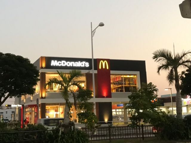 外観_マクドナルド小禄店