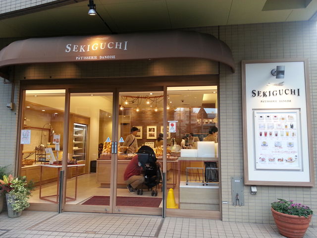 外観_関口フランスパン 目白坂本店