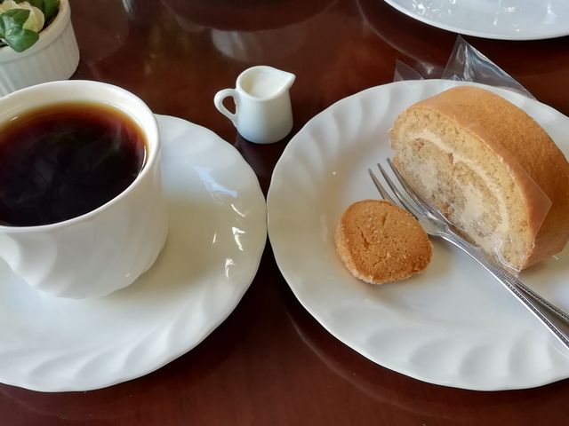 名物モカロール クッキーが添えられていました_フランス洋菓子 モンブラン