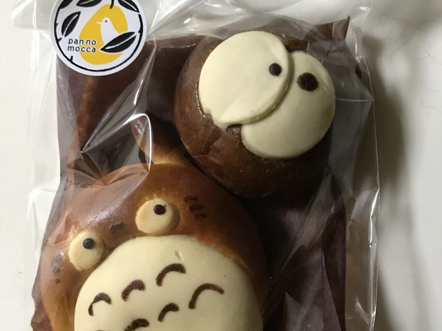 トトロとまっくろくろすけのパン_吉井町の白壁通り