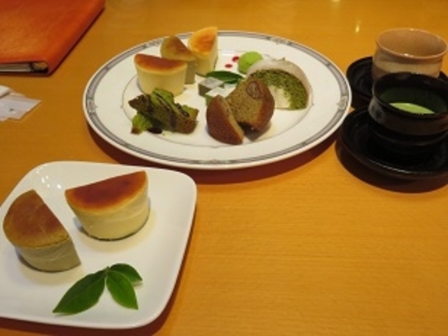 茶フェ ゆるり
チーズケーキとキャンパス_茶フェ ゆるり
