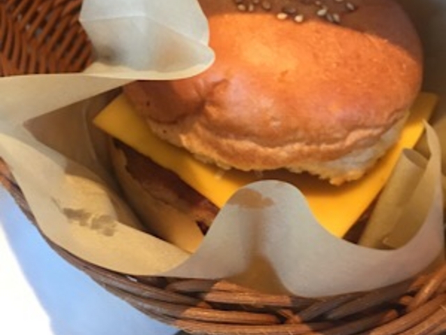 朝のハンバーガーです。_ベッカーズ飯田橋東口店