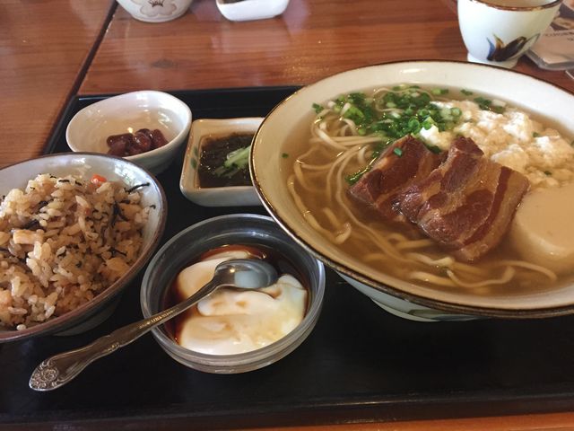 沖縄そば美味しいです_しむじょう
