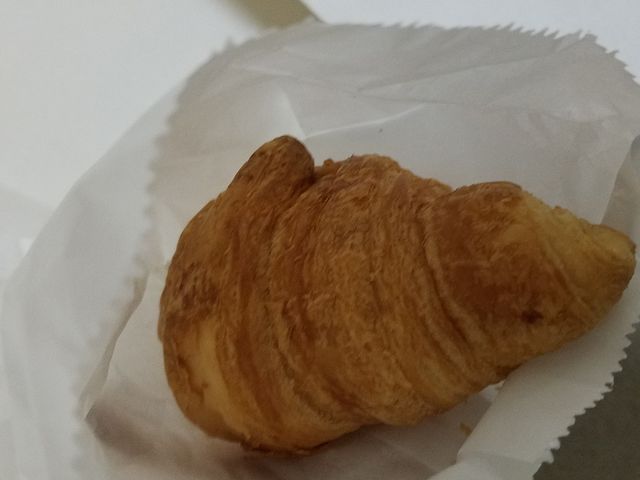 大降りのクロワッサン_ベーカリーカフェ メゾンカイザー COREDO日本橋店