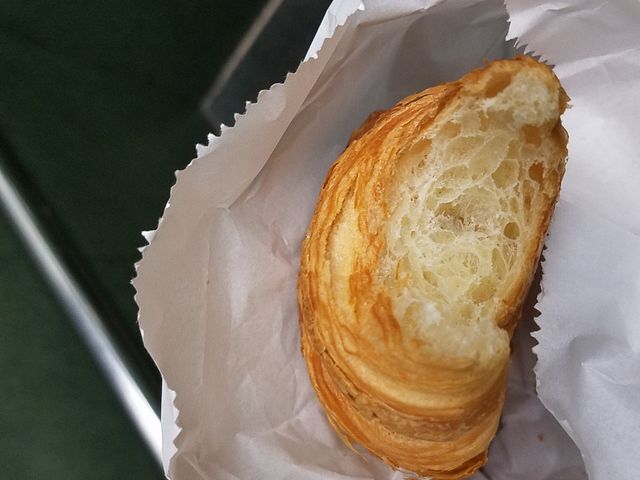 断面_ベーカリーカフェ メゾンカイザー COREDO日本橋店