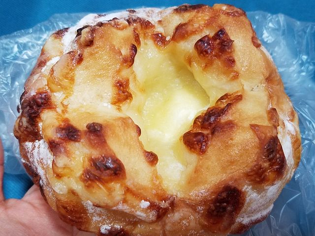 チーズブレッド_スワンベーカリー 銀座