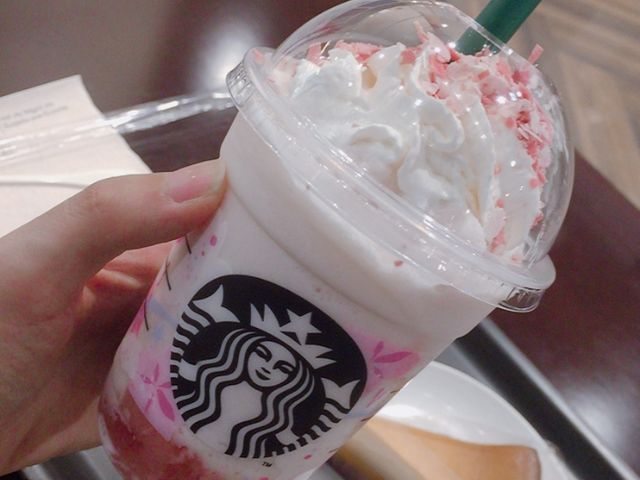 ソファーに身を委ねて_スターバックス・コーヒー 海ほたるパーキングエリア店