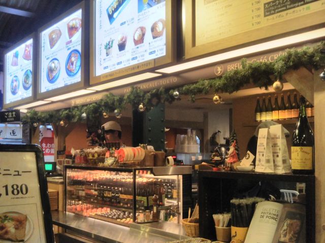 『ブレッツ・カフェ 横浜赤レンガ倉庫店』。_ブレッツ・カフェ 横浜赤レンガ倉庫店