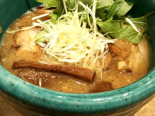 ラーメンの例_俺の創作らぁめん・極や