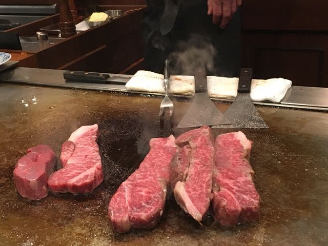 大きいです!_神戸牛ステーキ専門店 ステーキランド神戸館
