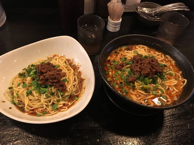汁なし坦々麺と、坦々麺です_虎穴