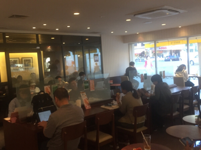店内です。_ドトールコーヒーショップつつじヶ丘店