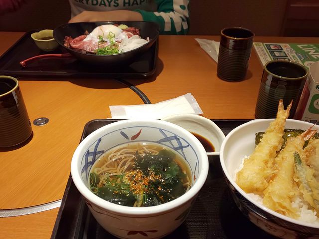 セットは丼も麺も好きなものが選べます_和食さと 安城店