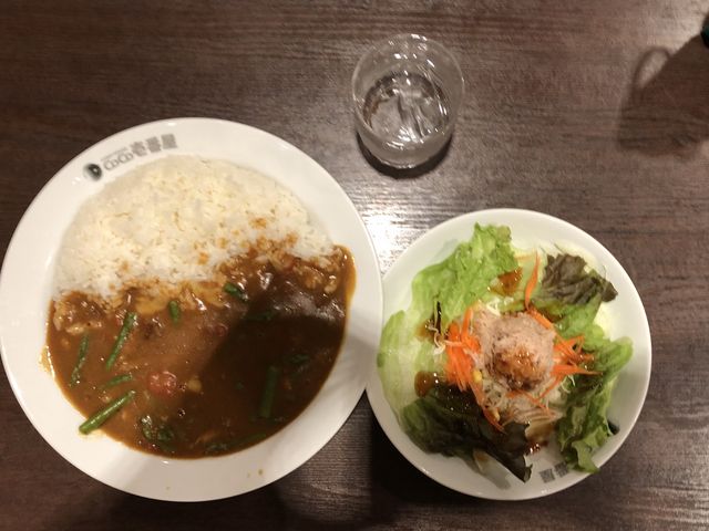 トマトアスパラ、チーズトッピング辛さ普通の400g。_カレーハウスCoCo壱番屋穂積店