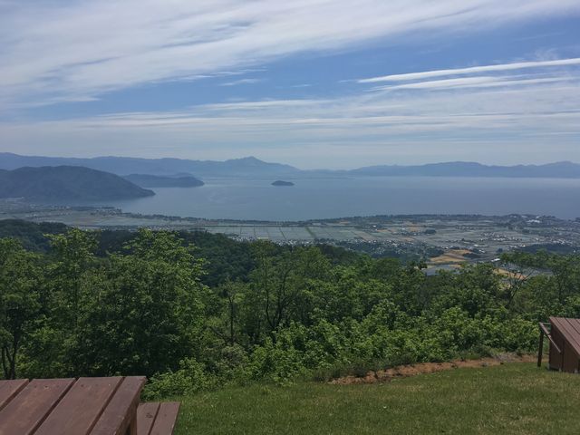 竹生島をのぞむ絶景です!_箱館山スキー場