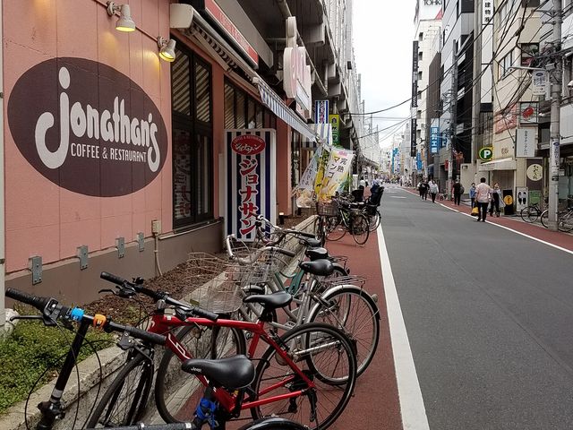 高架下にあります。_ジョナサン 御徒町