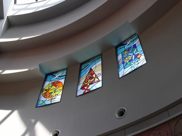 館内のステンドグラス_文化センターTOM