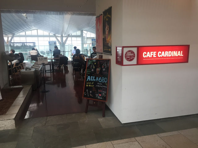 入り口です。_CAFE CARDINAL(カフェ カーディナル)