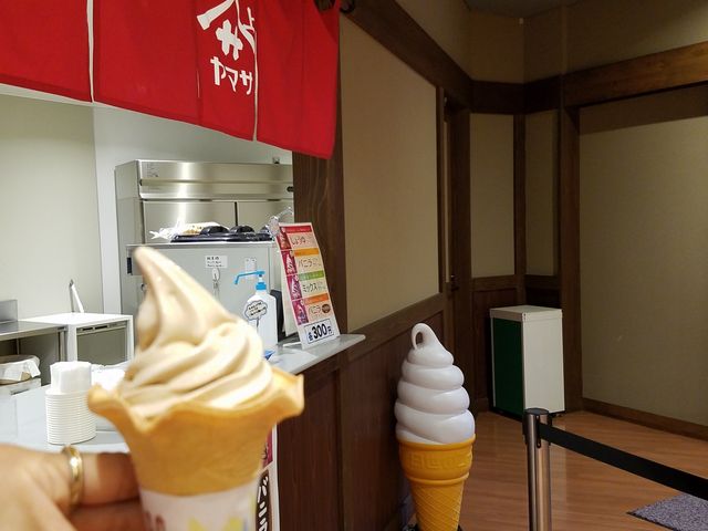 醤油ソフトクリーム_ヤマサ醤油 工場見学センター売店