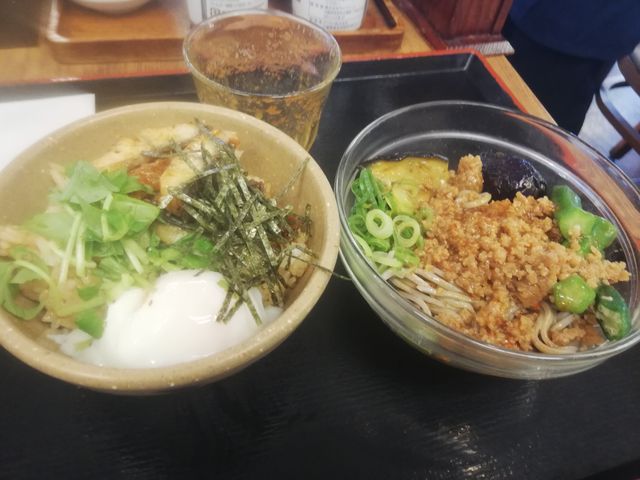 ひつまぶし、そぼろ蕎麦_ザめしや大津膳所店