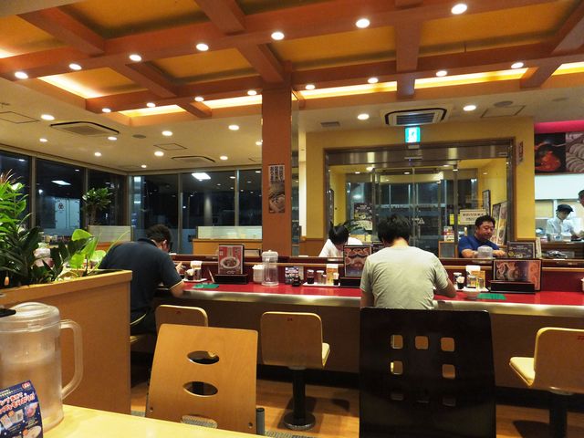店の中の様子_餃子の王将 EXPASA多賀店