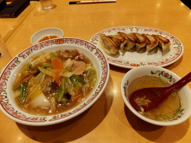 中華丼+餃子_餃子の王将 EXPASA多賀店