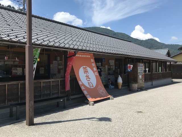 お店の雰囲気…こぢんまりとしたお店です_白峰特産品販売施設 菜さい