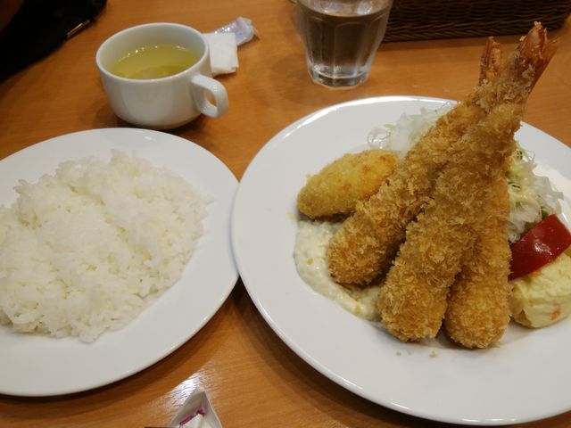 ご飯は少な目でしたが、その分エビを堪能できました。_七條