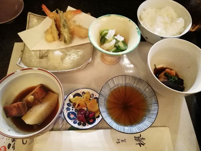 お昼の日替わり定食天ぷら付き(1500円)
お昼にゆっくり割烹料理を食べることができ大満足でした☆_割烹けやき