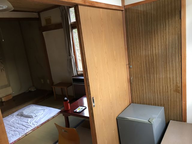 年季が入った部屋ですが、綺麗に管理されていました。暖房も暖かく快適でした。_幌加温泉湯元鹿の谷