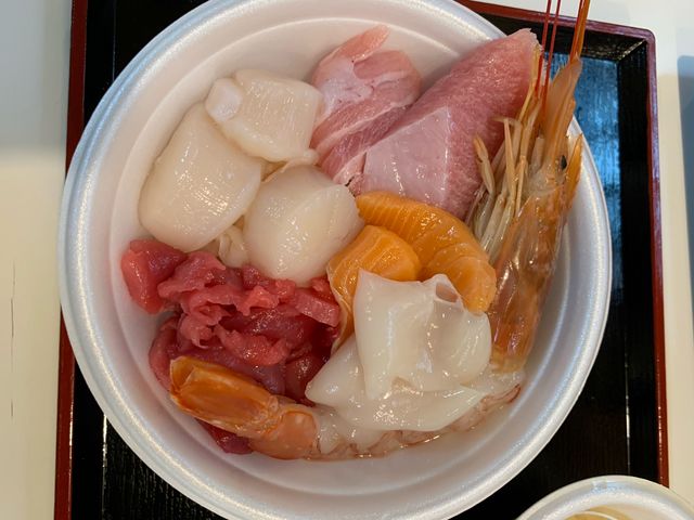 帆立、トロ、中落ち
どれもとっても新鮮で美味かったです!_古川市場 のっけ丼 青森魚菜センター本店