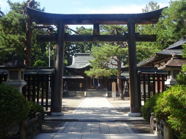米沢城址:上杉神社_米沢城址