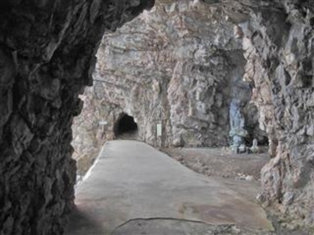 「洞窟・福が穴と岩窟不動とせっぷんとんねる」_曽々木海岸
