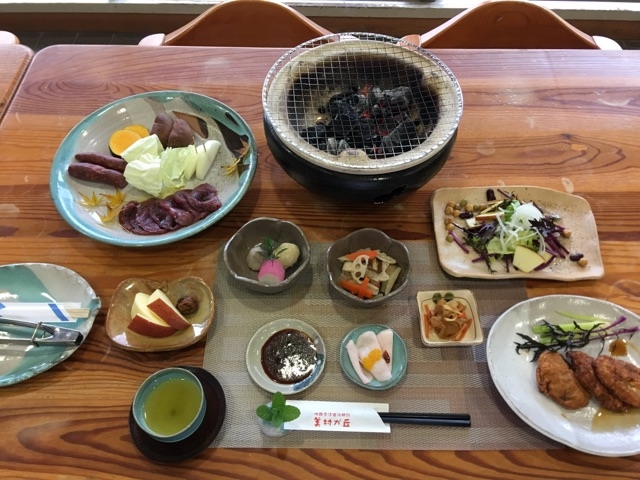 これにご飯とそば米汁(お代わりOK)がついて2500円でした^^_総合交流促進宿泊施設 美村が丘