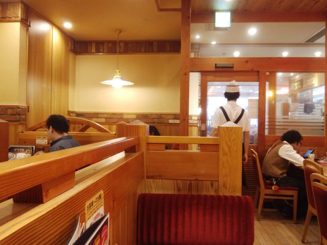 この快適な喫煙空間がなくなるのは悲しいです。_コメダ珈琲店 浅草橋駅前店
