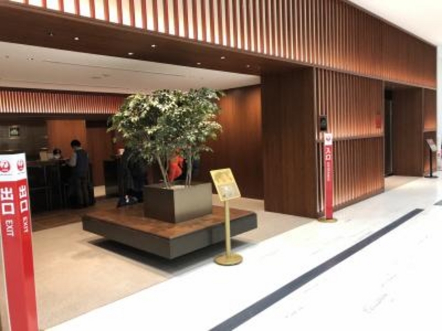 専用入口_伊丹空港3階サクララウンジ