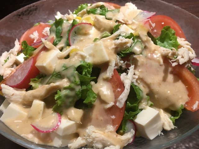 ・蒸し鶏と豆腐の胡麻サラダ_地鶏個室居酒屋 兼坂 東京・大手町店