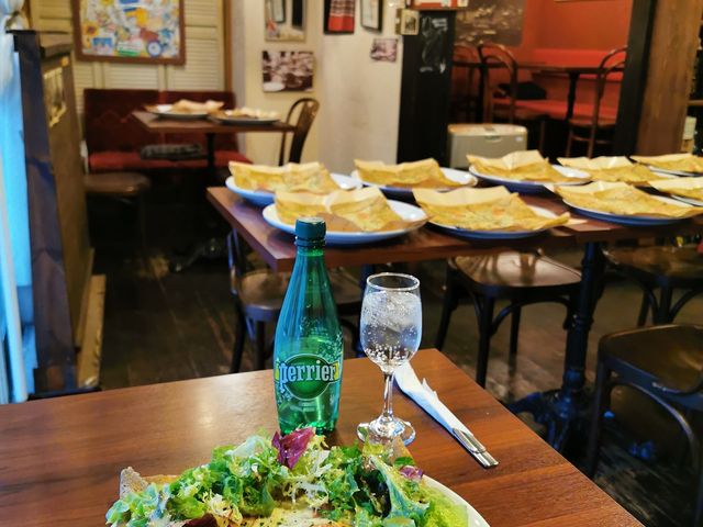 お店はこじんまりとしていますが、小物使いがおしゃれな居心地の良い空間です。_Cafe Tac