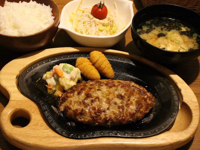 レギュラーバーグステーキ_びっくりドンキー旭川永山店