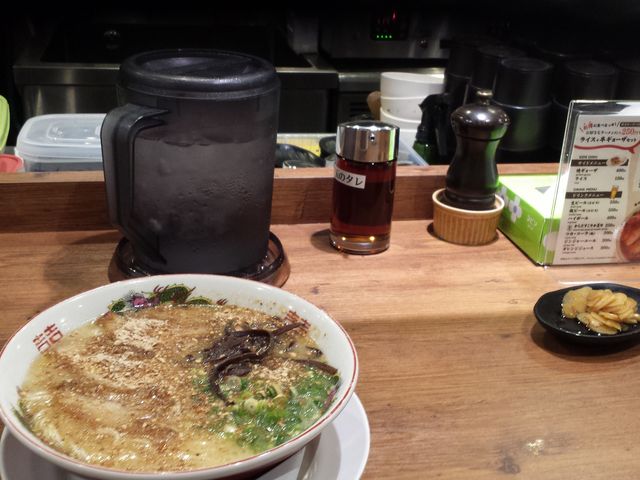 ラーメンとニンニク_天外天 本店