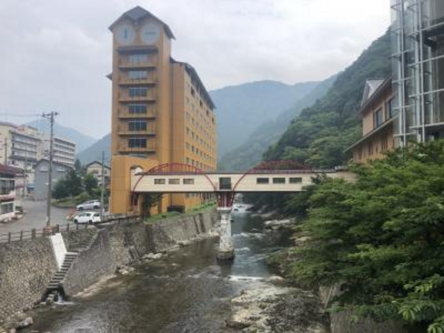 渓谷沿い_四季彩り秋田づくし 湯瀬ホテル